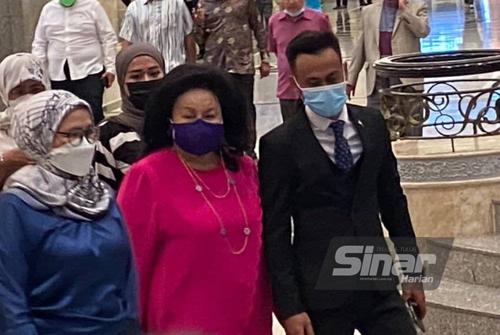 Rosmah membuat kemunculan kedua pada prosiding rayuan akhir suaminya, Najib di Istana Kehakiman, Putrajaya pada Selasa. 