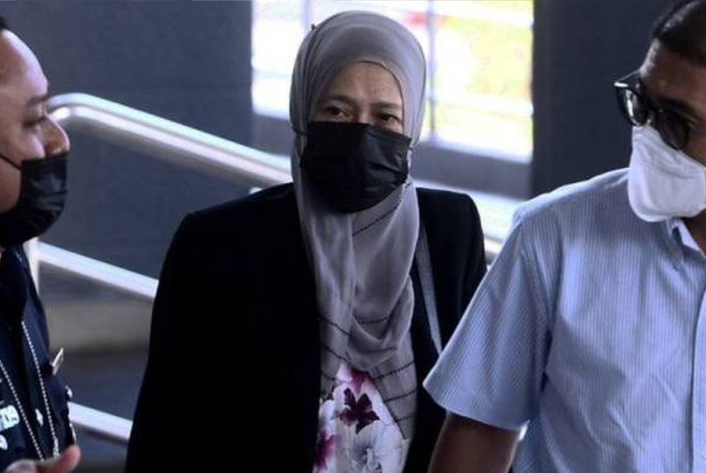 Siti Zauyah ketika hadir di Kompleks Mahkamah Kuala Lumpur bagi sambungan perbicaraan berhubung kes 1MDB yang dihadapi bekas Perdana Menteri, Datuk Seri Najib Tun Razak. - Foto Bernama