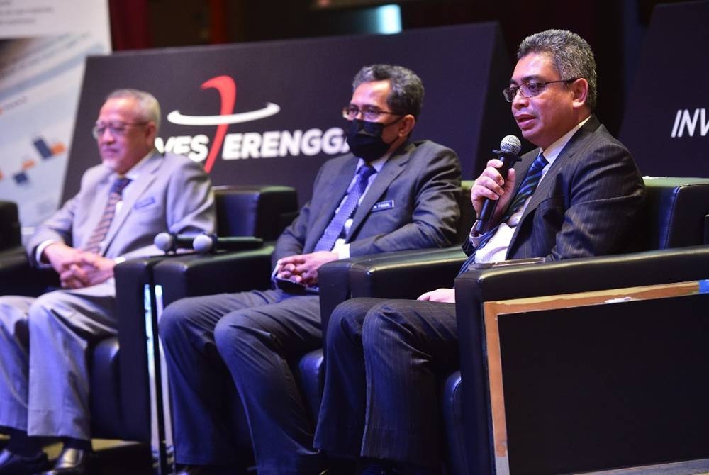 Burhanuddin Hilmi (kanan) ketika hadir ke Program Lembaga Pembangunan Pelaburan Malaysia (MIDA) Invest Series Terengganu yang diadakan di MIDA Sentral, Kuala Lumpur. - Foto Terengganu Inc