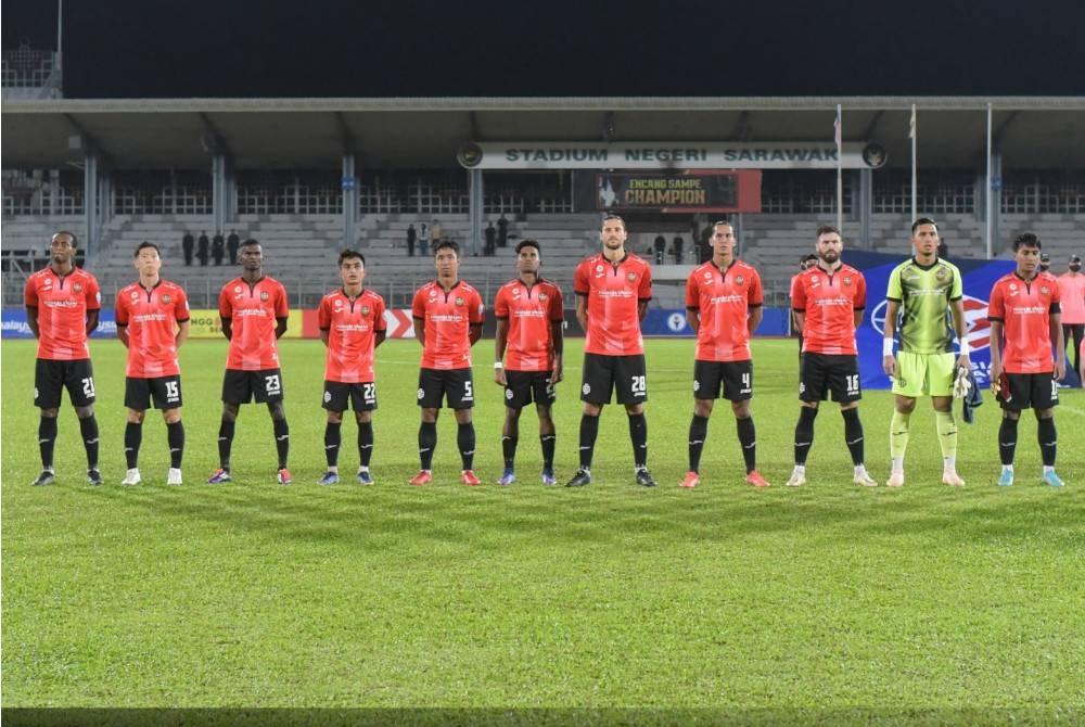 Kerajaan Sarawak akan meneliti isu pembayaran gaji melibatkan pemain Sarawak United FC dan menyelesaikannya secepat mungkin. - Foto FB Sarawak United FC Official