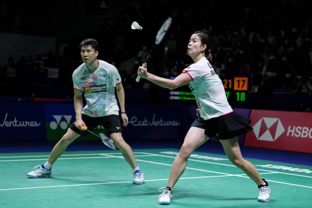 Soon Huat (kiri) dan Shevon tewas kepada pasangan Jepun pada aksi suku akhir Kejohanan Badminton Dunia di Tokyo pada Jumaat. Foto Agensi.