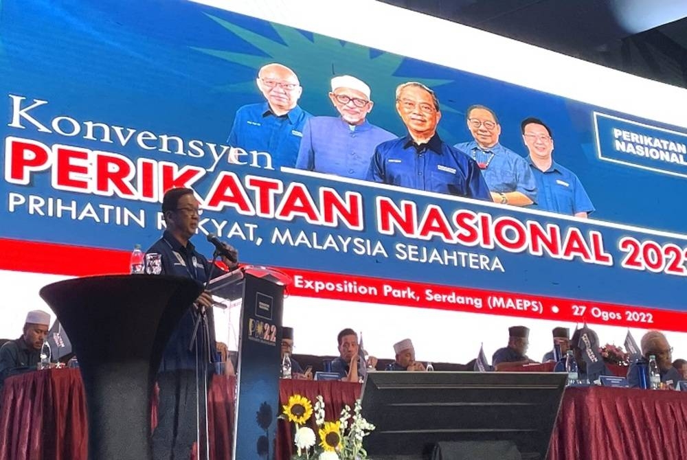 Dominic Lau ketika berucap pada Konvensyen PN 2022 dan sambutan Ulang Tahun PN Kedua di Taman Ekspo Pertanian Malaysia Serdang (MAEPS) pada Sabtu.