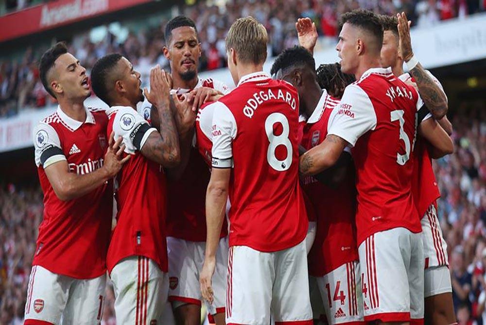 Pemain-pemain Arsenal meraikan kejayaan mereka menewaskan Fulham dalam aksi yang berlangsung di Stadium Emirates awal pagi Ahad.