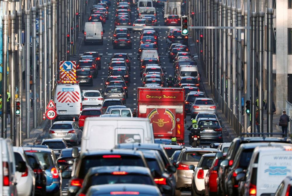 Kesesakan lalu lintas di Antwerp terutamanya pada waktu puncak melambatkan urusan penghantaran sampel tisu yang diekstrak ke makmal untuk dianalisis.