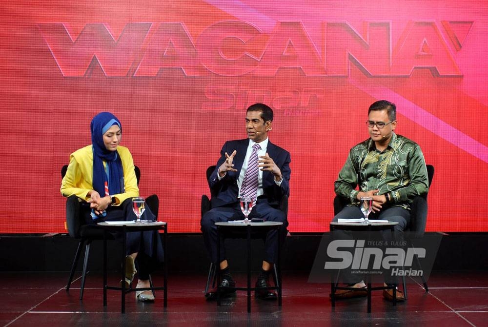 Jahaberdeen (tengah), Mohd Mursyid (kiri) dan Nani Roslan pada program Wacana Sinar edisi ke-363 bertajuk &#039;Merdeka Bukan Hanya Slogan&#039; yang berlangsung di Studio Sinar Harian Kumpulan Media Karangkraf pada malam Selasa. - Foto SINAR HARIAN/ASRIL ASWANDI SHUKOR.