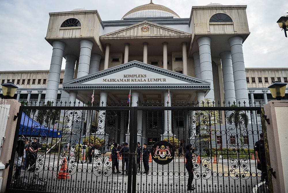 Perbuatan mempertikaikan keputusan Mahkamah Persekutuan secara terang-terangan sebenarnya boleh dianggap sebagai satu perbuatan menghina mahkamah. - Foto Bernama.