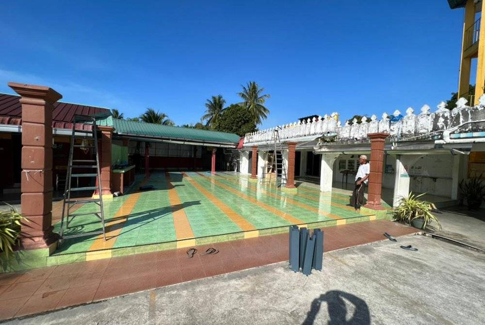 Usaha menaik taraf Masjid Ar-Rahmah kini sedang giat dilaksanakan untuk keselesaan jemaah.