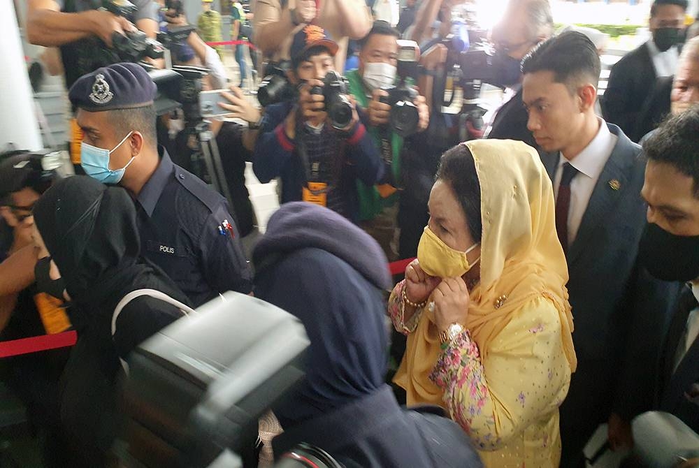 Rosmah Mansor tiba di perkarangan Mahkamah Kuala Lumpur sekitar jam 8.55 pagi.