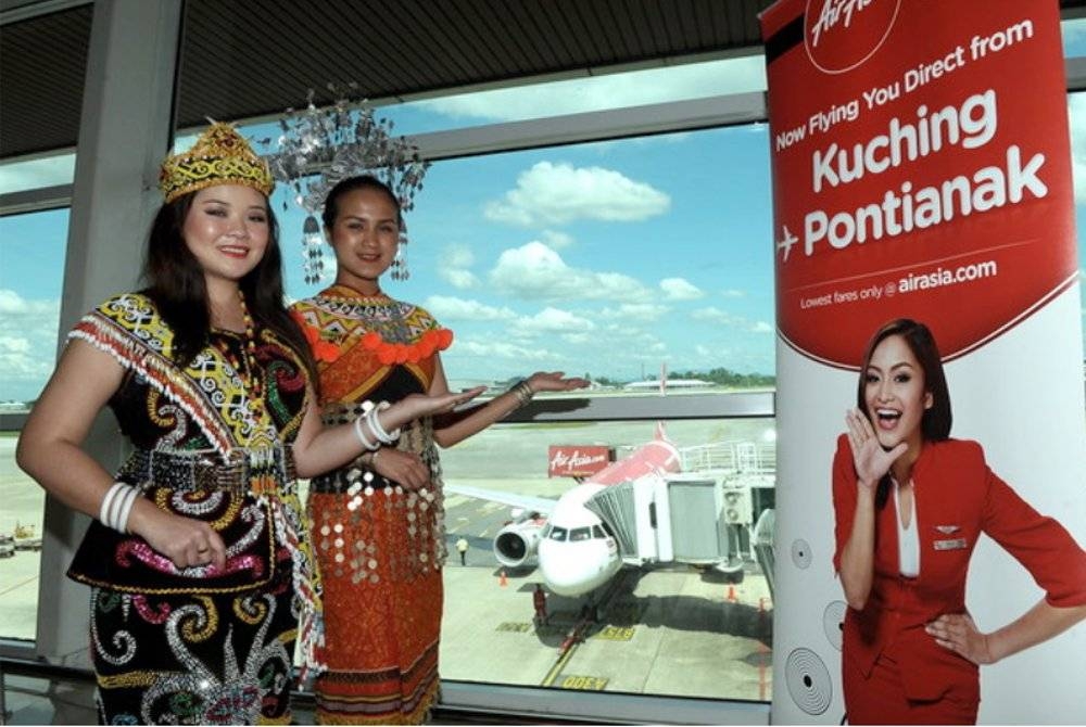 Difahamkan syarikat penerbangan AirAsia sudah memohon untuk memulakan penerbangan bagi Kuching ke Pontianak. - Foto fail Bernama