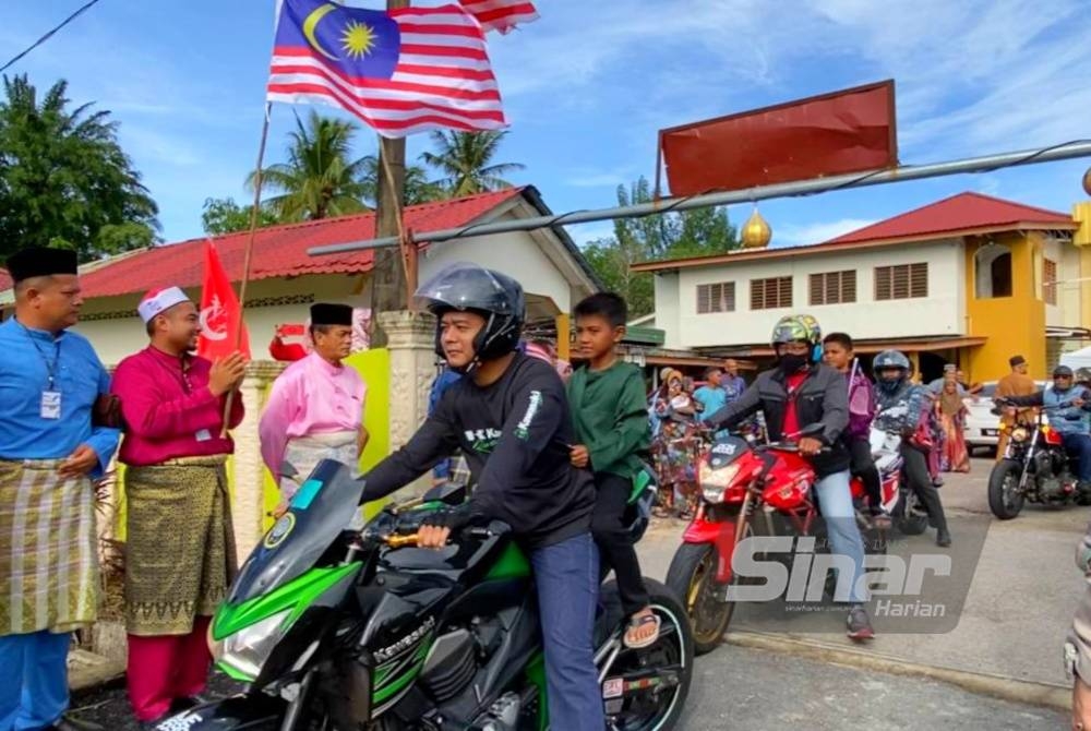 Kanak-kanak seronok menaiki motosikal berkuasa tinggi sekali gus hilang rasa takut untuk berkhatan.