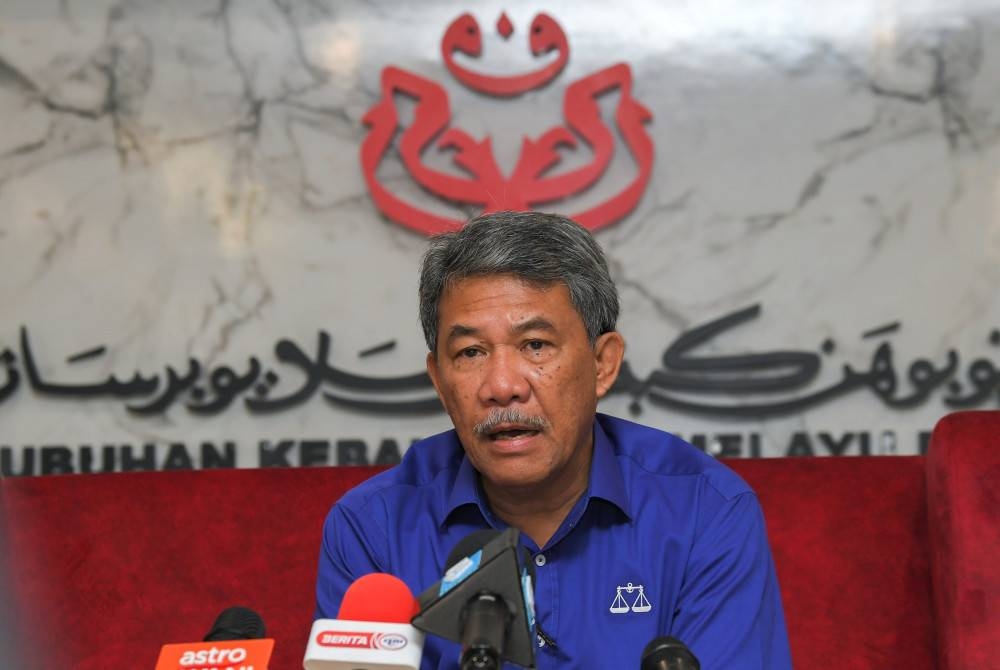 Timbalan Pengerusi Barisan Nasional merangkap Pengarah Pilihan Raya UMNO, Datuk Seri Mohamad Hassan. - Foto Bernama