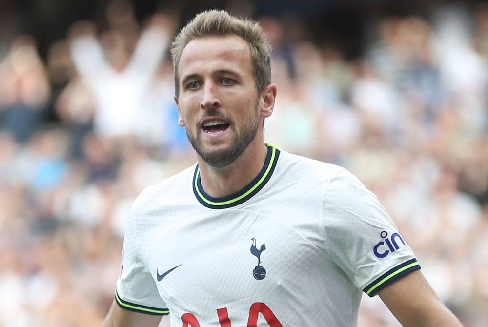 Kane meraikan jaringannya ketika membantu Spurs menewaskan Fulham 2-1 di Tottenham Hotspur Stadium pada Sabtu.