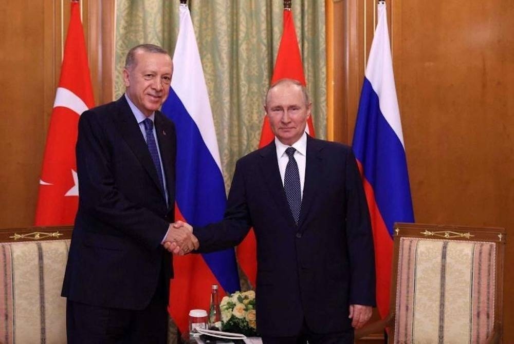 Erdogan dan Putin pada Sabtu mengadakan perbincangan menerusi telefon yang antara lain tumpu kepada isu loji kuasa nuklear Zaporizhzhia, Ukraine. - Foto fail AFP