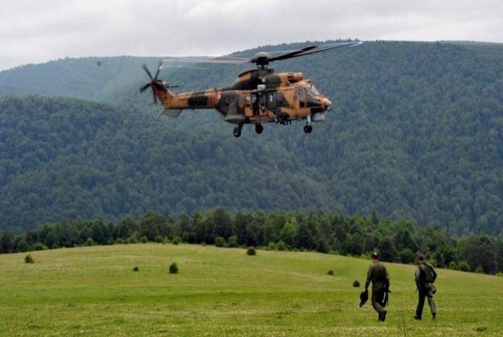 Sebuah helikopter milik tentera Turkiye terhempas di utara Iraq pada Isnin. - Foto TRT World