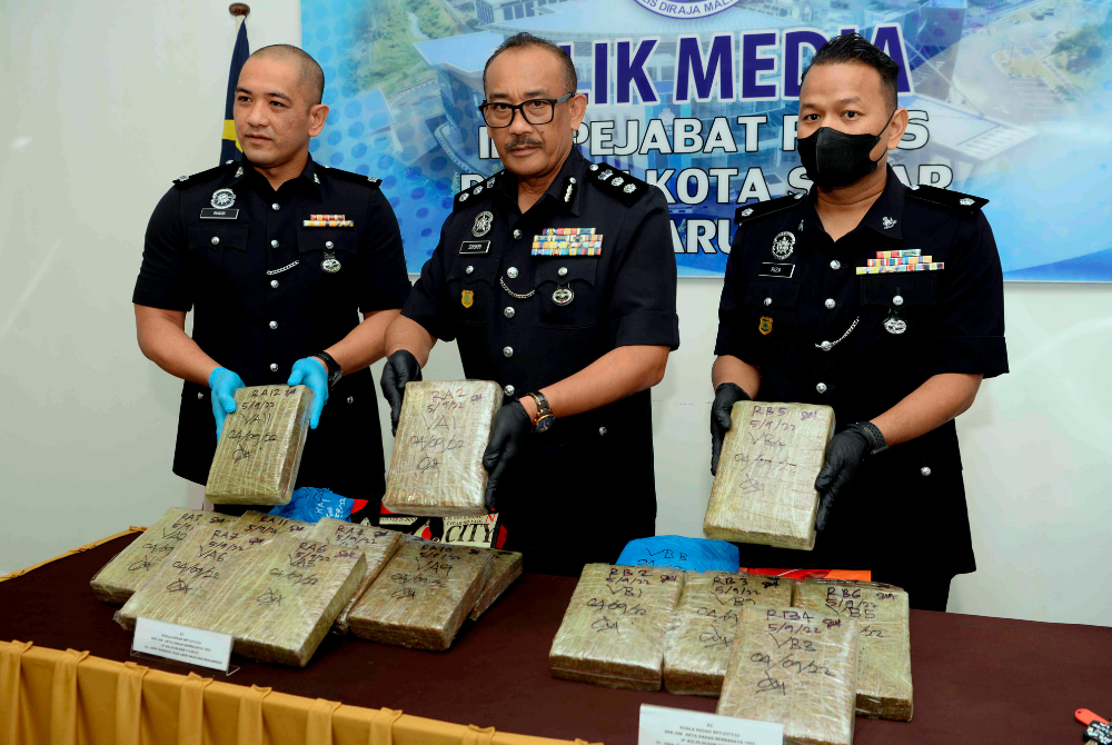 Suami isteri ditahan bersama ganja hampir 20kg - Sinar Harian