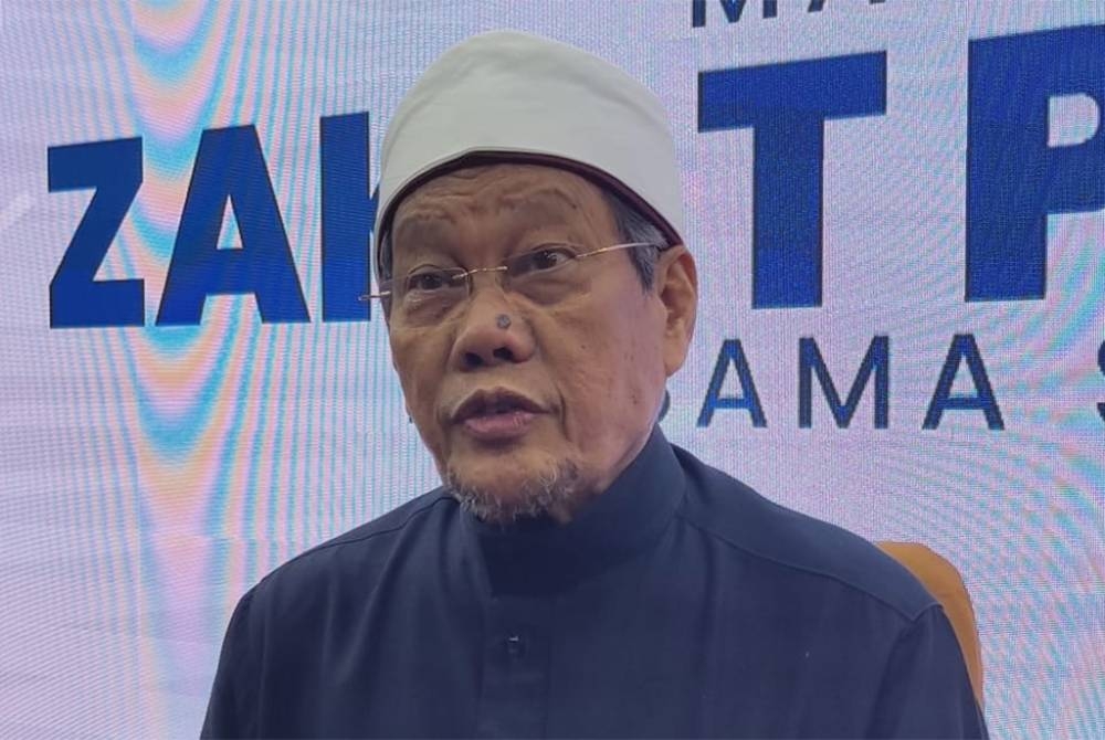 Fadzil Awang