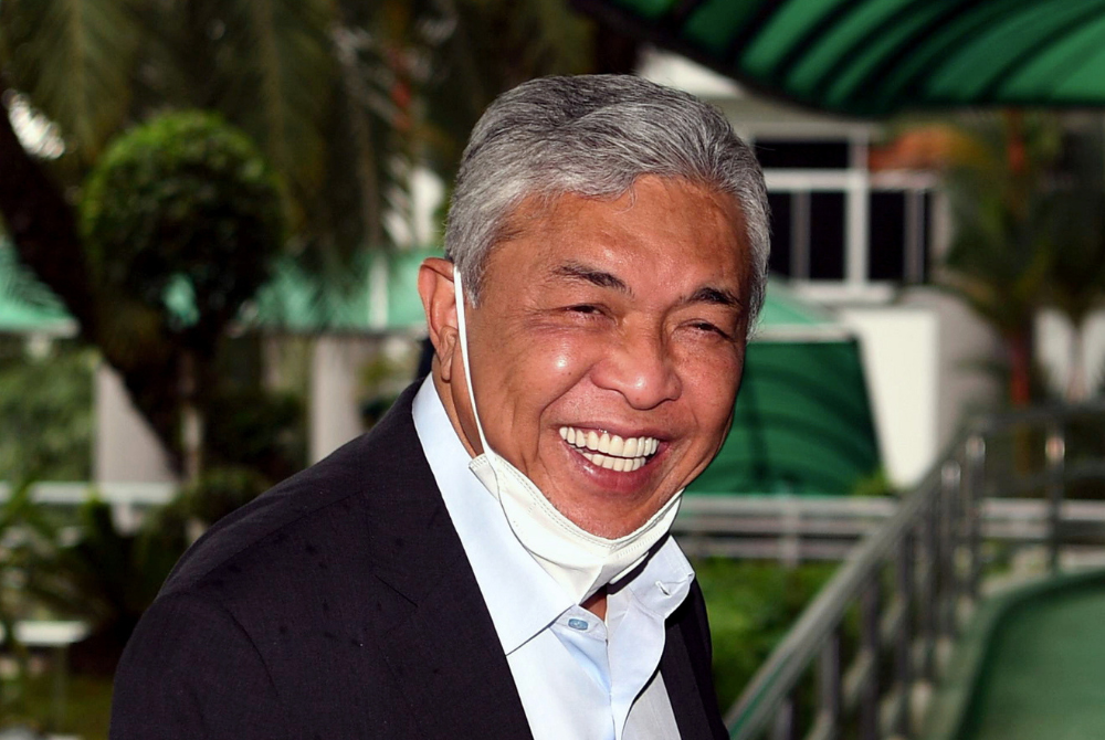 Ahmad Zahid hadir di Kompleks Mahkamah Tinggi Shah Alam bagi pendengaran hujahan kes rasuah berkaitan Sistem Visa Negara (VLN) pada Rabu. - Foto Bernama
