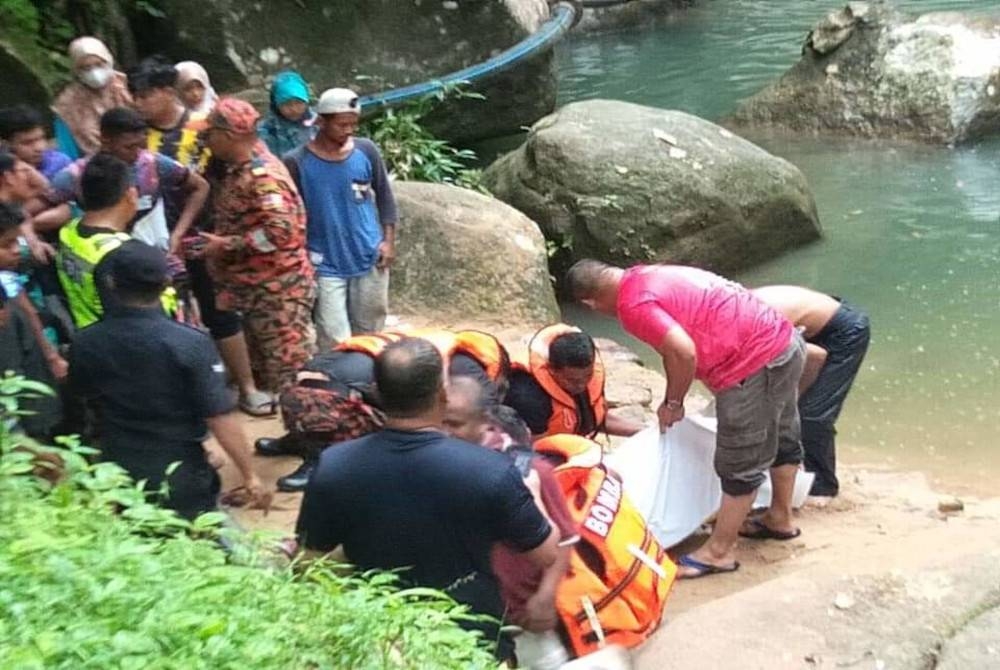 Mangsa disahkan meninggal dunia oleh petugas KKM yang turut berada di lokasi kejadian.