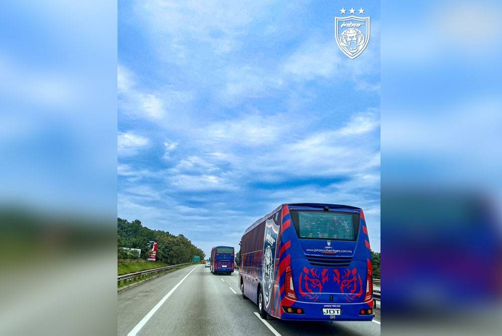 Sebanyak 50 buah bas disediakan oleh Kelab Penyokong Bola Sepak Johor Darul Ta’zim (JDT) akan berkonvoi ke Stadium Nasional Bukit Jalil untuk menyaksikan pertembungan akhir Piala FA. - Foto FB JOHOR Southern Tigers