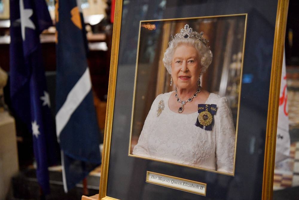 Ratu Elizabeth II akan dikebumikan di dalam sebuah gereja kecil di Istana Windsor, Berkshire, England dijangka disempurnakan pada minggu depan. - Foto EPA