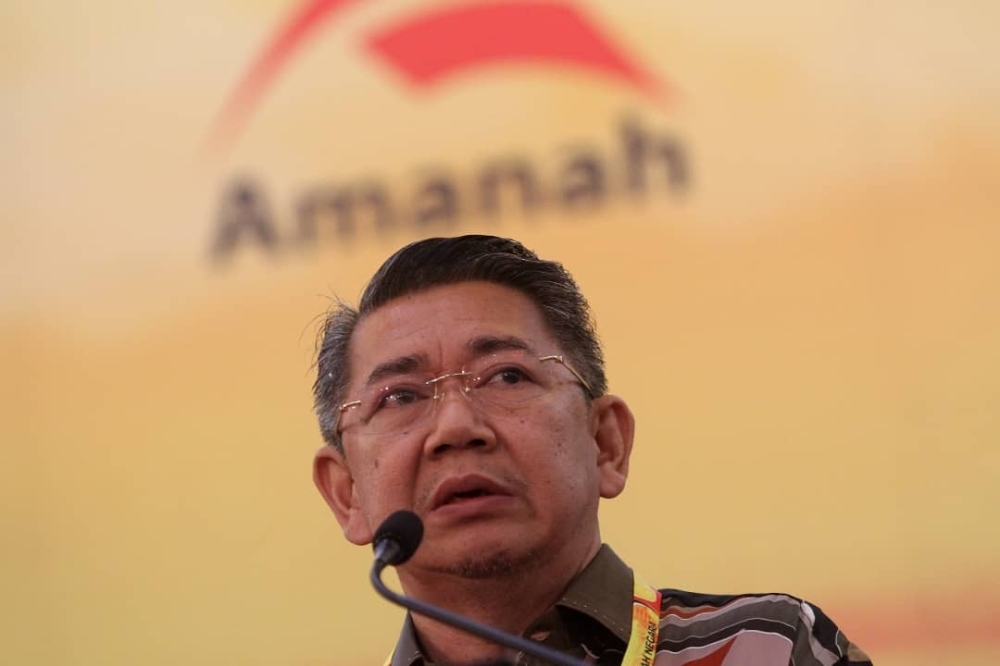 Datuk Seri Salahuddin Ayub.