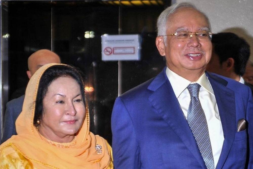 Najib (kanan) dan Rosmah.