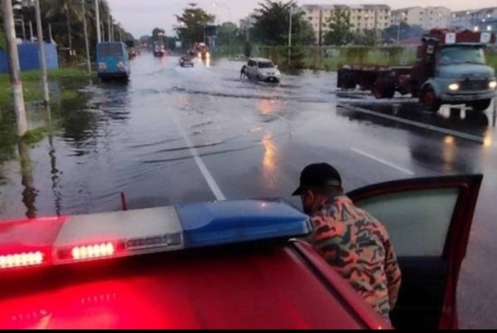 Fenomena air pasang besar bagi kawasan sekitar Klang dan Kuala Selangor masih terkawal.