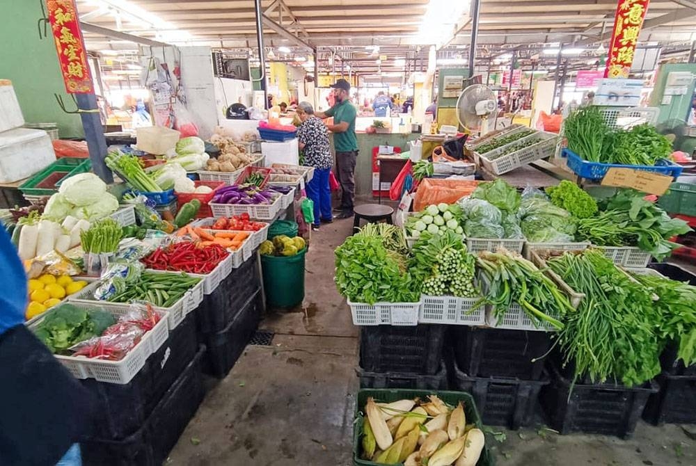 Pasar MBMB du Bachang turut mengalami kenaikan harga disebabkan faktor hujan.