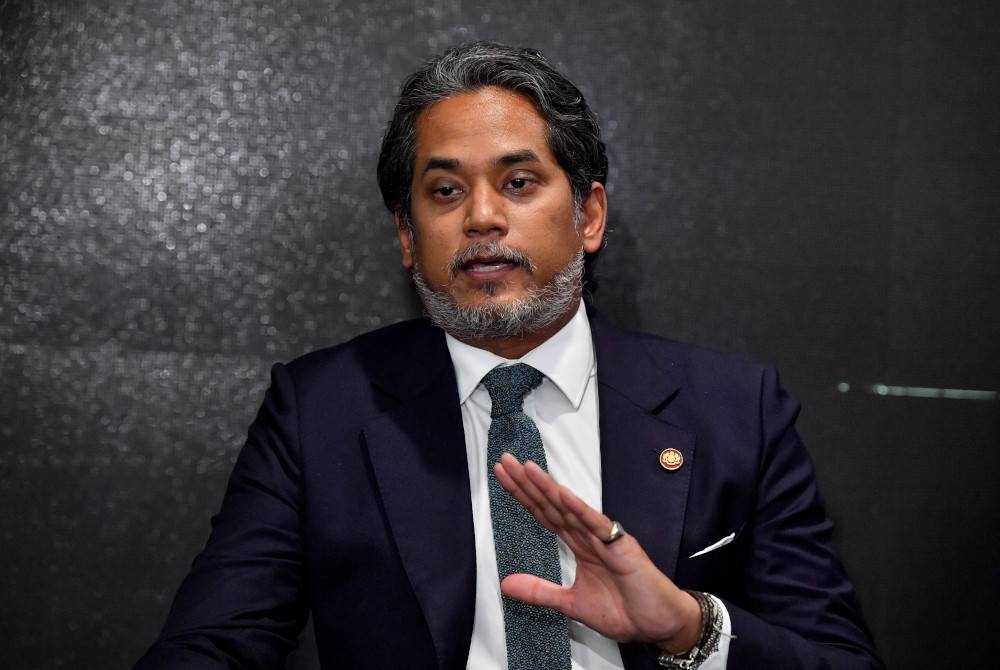 Khairy ketika sidang media selepas Majlis Menandatangani Memorandum Persefahaman di antara KKM dan IHH Healthcare di Hospital Pantai, Kuala Lumpur hari ini. - Foto Bernama