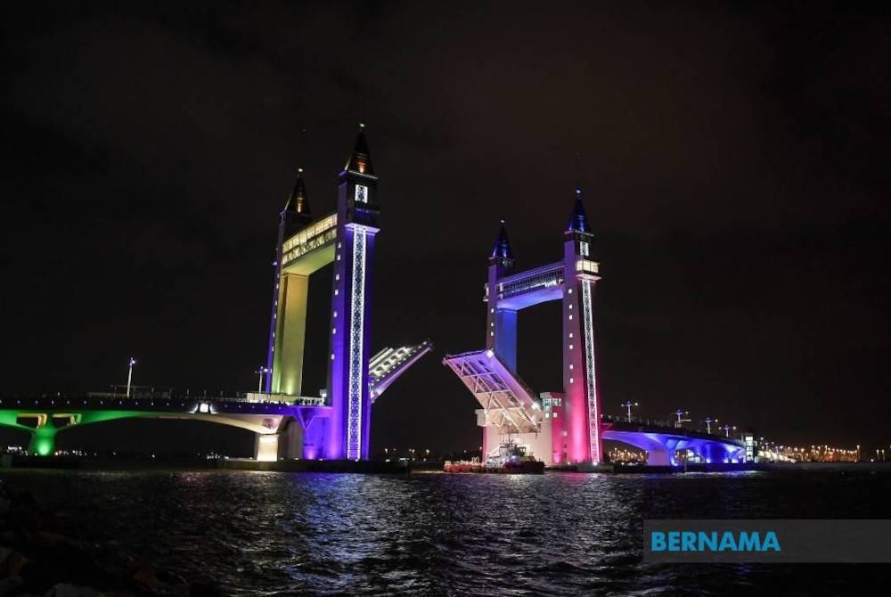 Jambatan Angkat Kuala Terengganu - Foto Bernama 