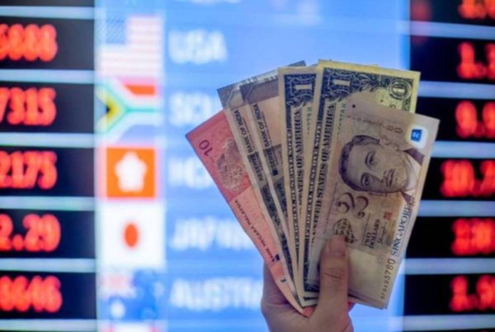 Ringgit ditutup rendah berbanding dolar Amerika Syarikat (AS) pada Isnin. 