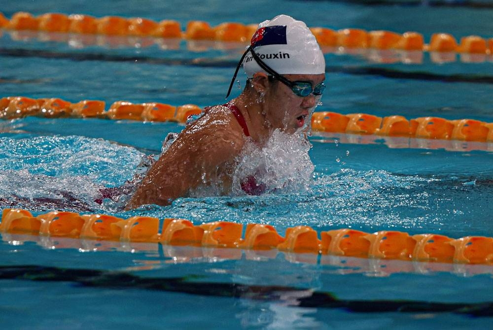 Atlet Renang Johor Tan Rouxin ketika beraksi dalam acara Akhir 200 Meter Gaya Campuran Wanita Individu pada Sukan Malaysia (Sukma) di Pusat Akuatik Nasional Bukit Jalil pada Selasa. - Foto Bernama