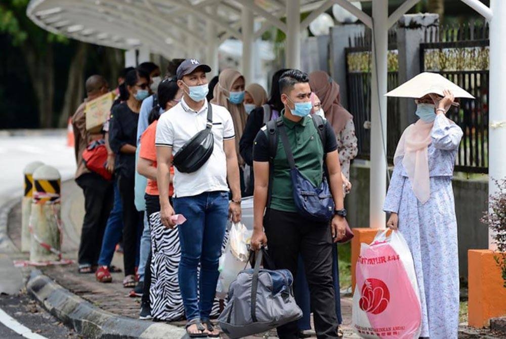 Kadar sewa rumah yang tinggi membebankan penuntut IPT terutama dalam kalangan keluarga B40.