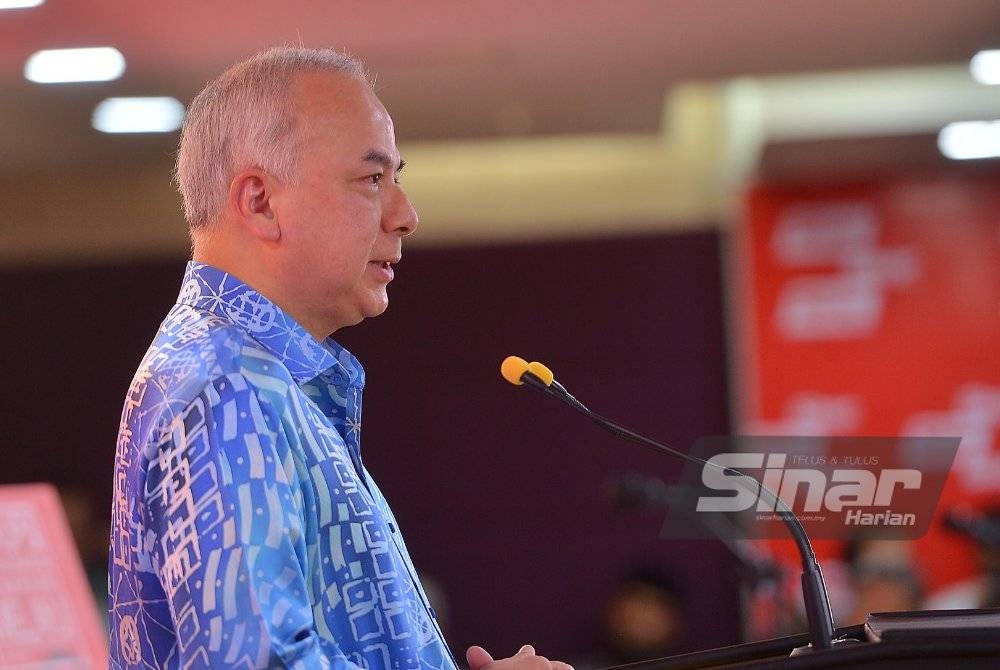 Sultan Nazrin Muizzuddin Shah bertitah aktivis yang terlibat dalam gerakan memerangi rasuah perlu memiliki semangat kental. -Foto Sinar Harian 