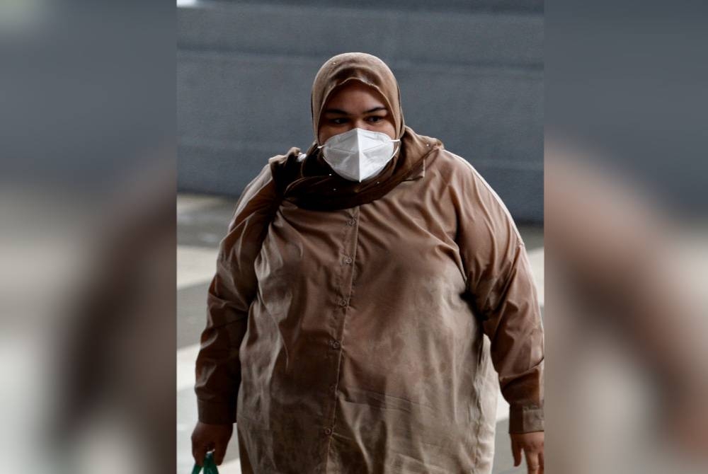 Siti Bainun hadir di Kompleks Mahkamah Kuala Lumpur hari ini. - Foto Bernama