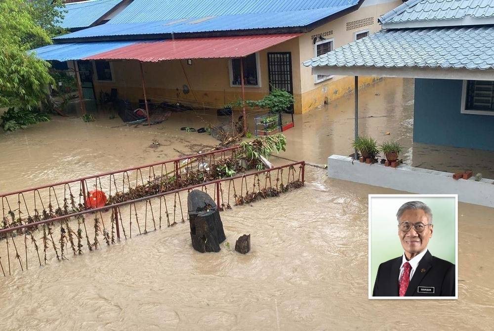 Keadaan banjir kilat yang melanda kawasan Bayan Lepas pada pagi Sabtu.(Gambar kecil: Mansor)