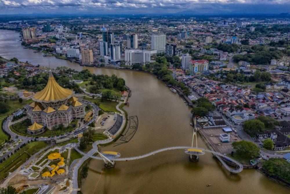 Sutmac akan menyelaras isu aliran trafik dan pergerakan pengangkutan di kawasan bandar di Sarawak. - Foto Bernama