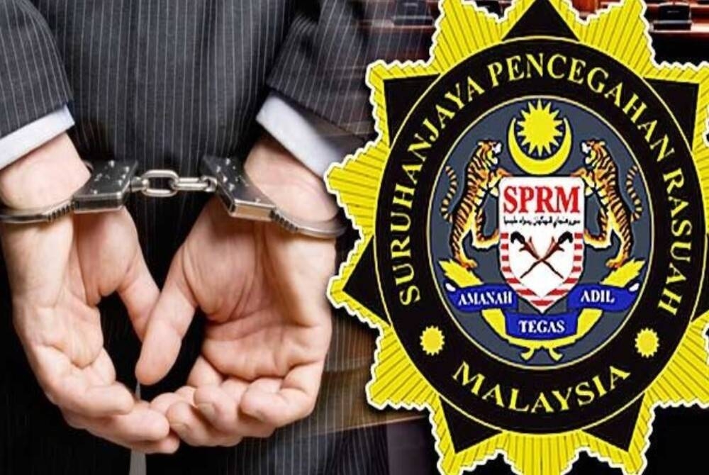 Tertuduh dipercayai menerima suapan berbentuk wang tunai kira-kira RM100,000 daripada seorang individu yang mempunyai hubungan dengan kerja rasminya. - Gambar hiasan