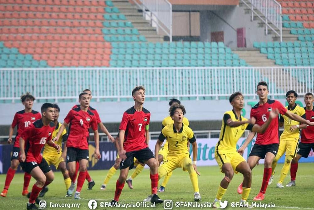 Antara aksi pasukan negara menentang Palestin pada aksi kelayakan Piala Asia B-17.