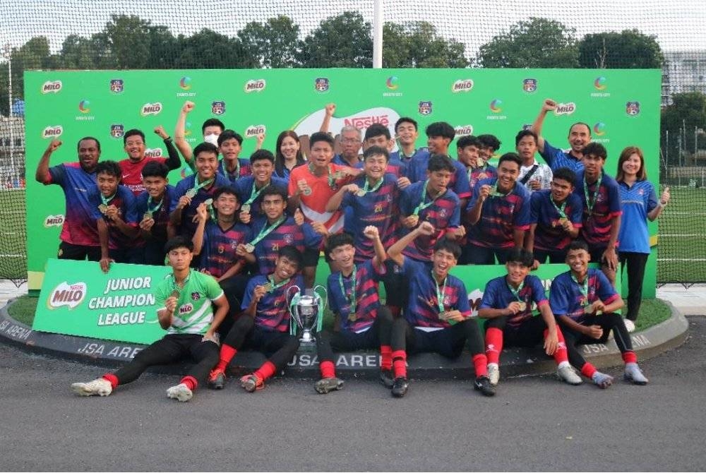 JSA United juara kategori B17 tahun Liga Juara-Juara Remaja Milo di Setia Alam.