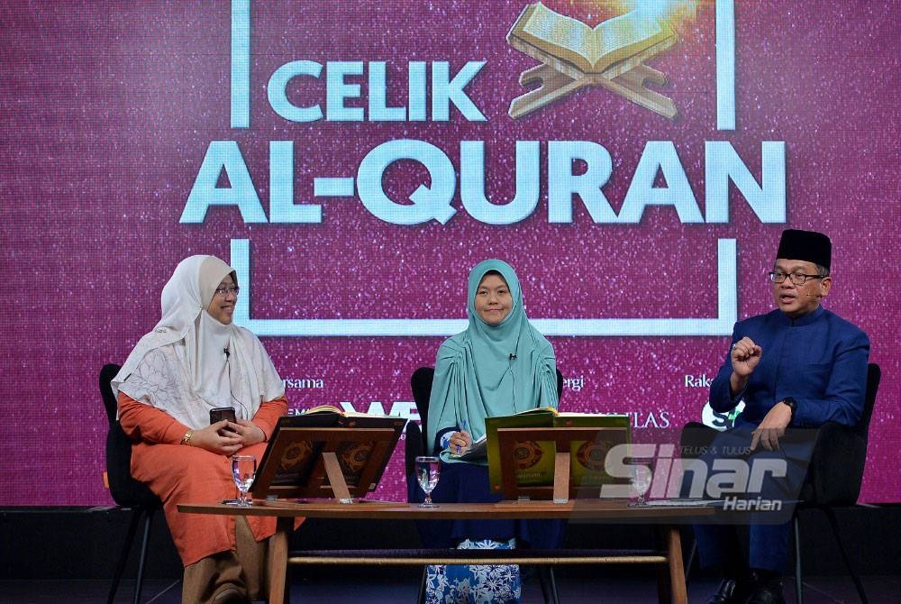 Mohd Naím (kiri) ketika menjadi panelis dalam program Celik al-Quran 4:34 dengan tajuk &#039;Siapa Yang Nusyuz: Isteri @ Suami&#039; yang berlangsung di Kompleks Karangkraf pada Ahad.