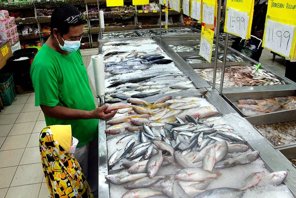 Kadar inflasi meningkat memberi kesan terhadap rakyat. - Gambar hiasan.