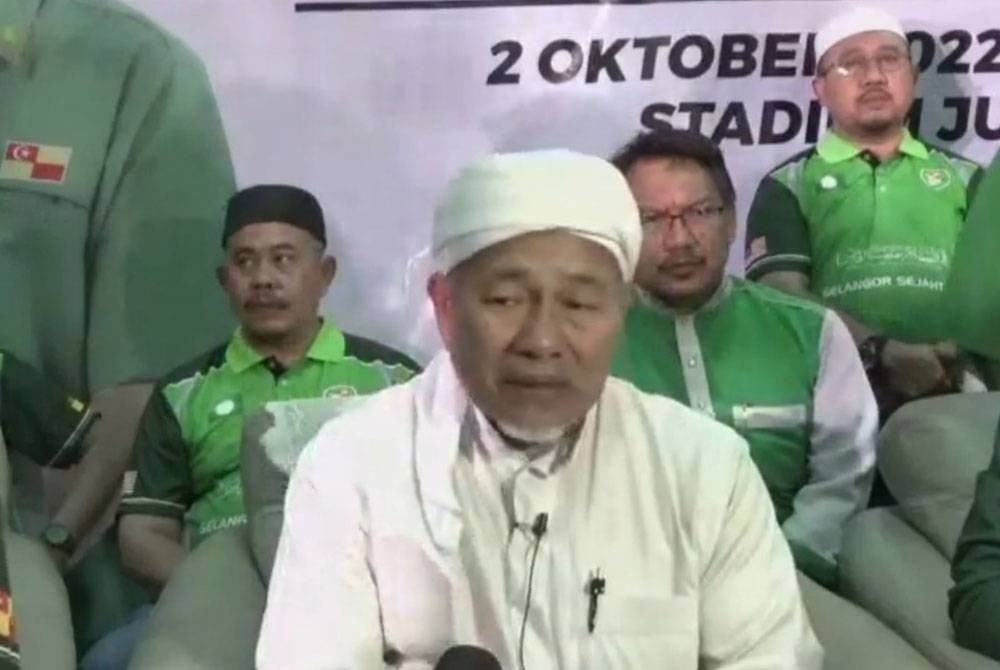 Tuan Ibrahim pada sidang akhbar selepas Ceramah Jentera Pas Selangor di Stadium Jugra Banting yang disiarkan secara dalam talian pada Ahad.