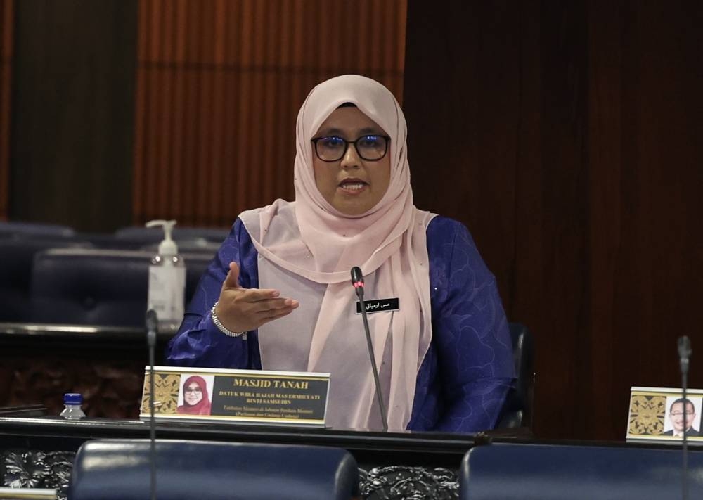  Mas Ermieyati pada Mesyuarat Ketiga Penggal Kelima Parlimen ke-14 bagi Dewan Rakyat ketika berlangsung di Bangunan Parlimen pada Isnin. -Foto: Bernama