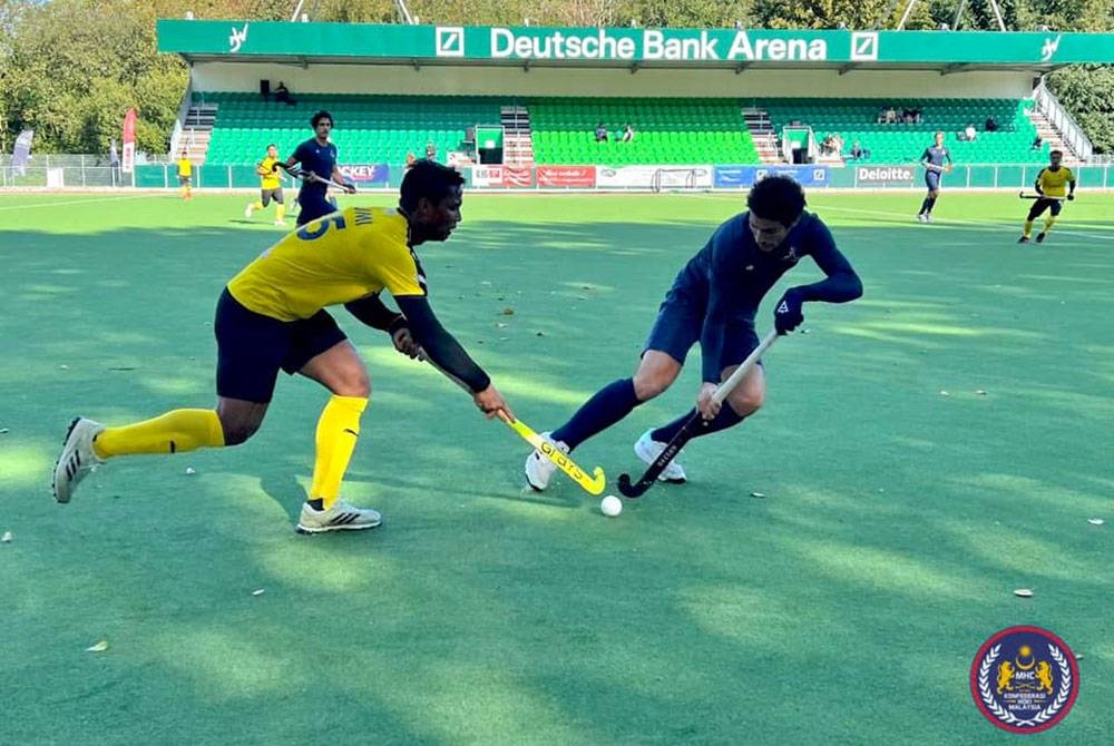 Antara aksi menarik perlawanan Speedy Tigers menentang Perancis dalam Siri Jelajah Belgium pada Selasa. FOTO: Malaysian Hockey Confederation