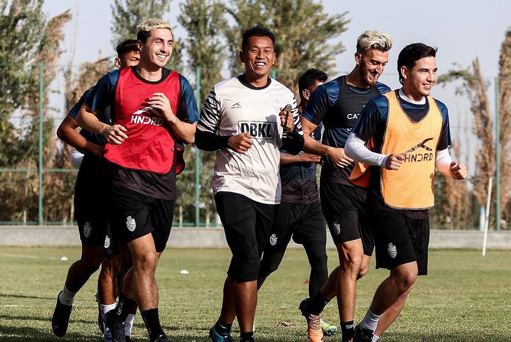 Pemain KL City menjalani latihan menjelang perlawanan akhir Piala AFC Antara Zon menentang PFC Sogdiana di Kompleks Sukan Sogdiana, Uzbekistan pada Rabu. - Foto FB Kuala Lumpur City