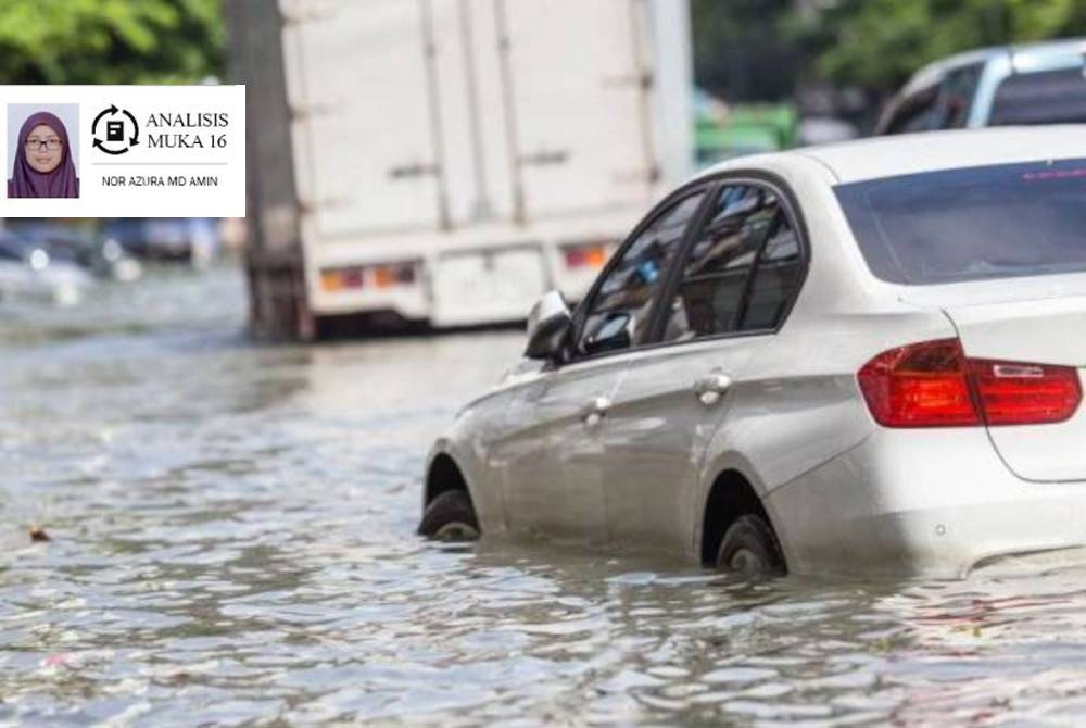 Banjir kilat dilaporkan semakin kerap berlaku di Johor. - Gambar hiasan