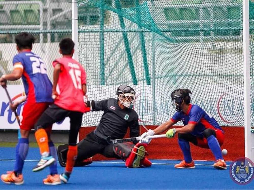 Antara aksi Johor menentang Kuala Lumpur dalam perlawanan Kumpulan A Piala Tun Abdul Razak di Stadium Hoki Nasional, Bukit Jalil. - Foto Malaysia Hockey Federation