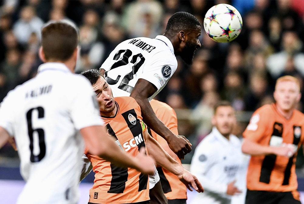 Rudiger menanduk bola dengan baik untuk membantu Real mengikat Shakhtar 1-1 dalam aksi Liga Juara-Juara pada Rabu. - Foto Agensi.