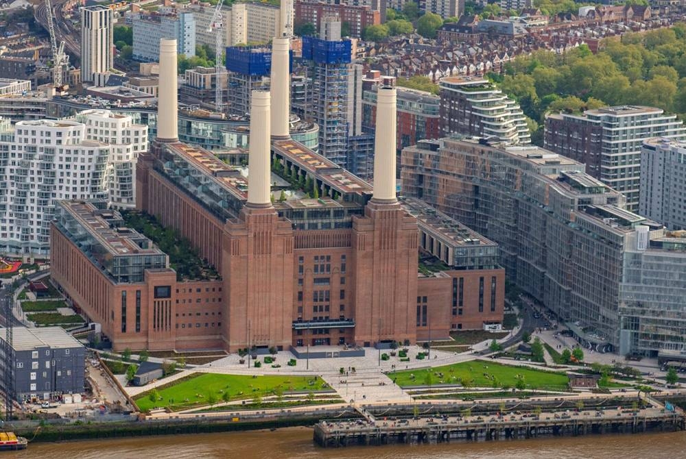 Battersea Project Holding Company (BPHC) menyasarkan projek Stesen Janakuasa Battersea siap sepenuhnya menjelang tahun 2033. - Gambar Twitter@David_Cameron